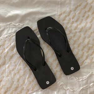 Black & White square toe flip-flops